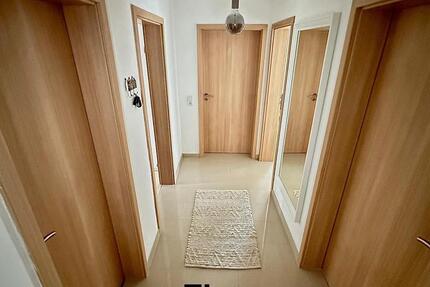 Schöne helle 3 Z.Whg m. Balkon + Garage frei 1.11.2025 zimmer