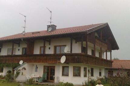 Tittmoning Kirchheim: 4 Zimmerwohnung ab 01.04.26 zu vermieten 4 zimmer