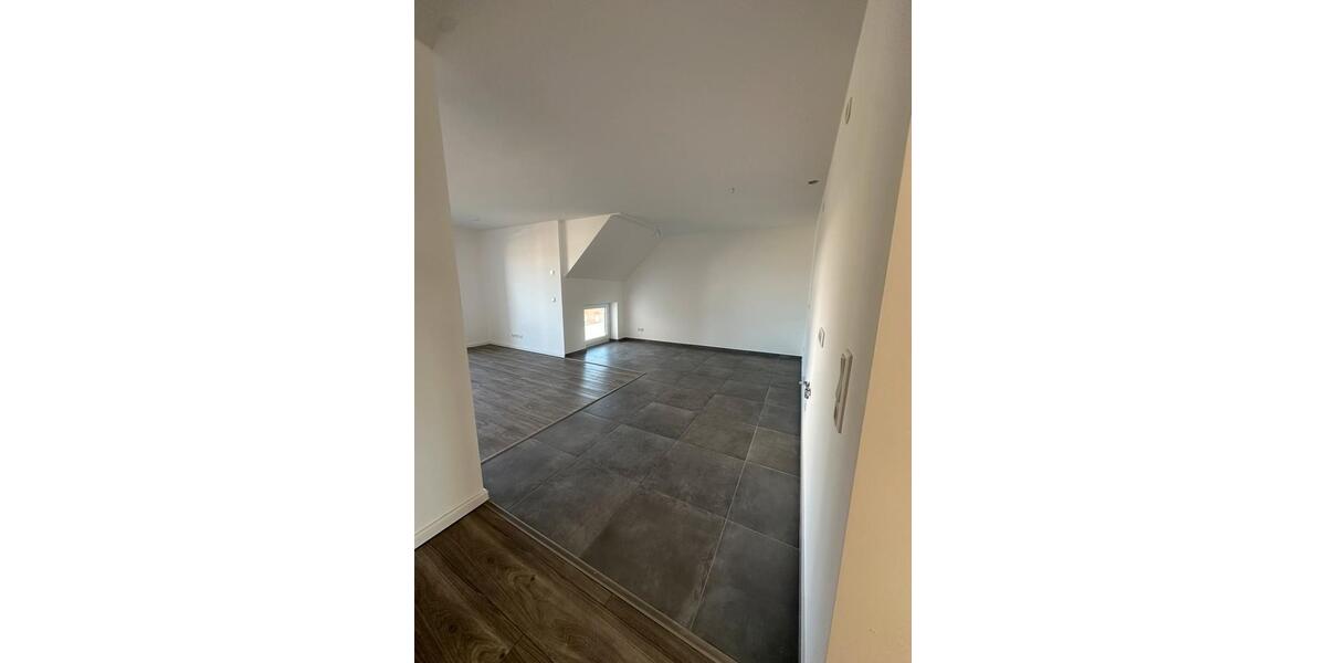 Etagenwohnung Magdeburg Alt Olvenstedt - 3 Zimmer, 90 m&sup2;, 1.000&euro; | Angebot:26463262