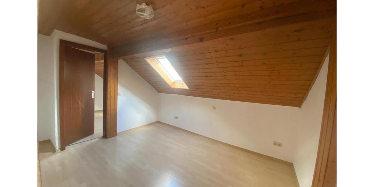 Dachgeschoßwohnung Deggendorf - 2 Zimmer, 48 m&sup2;, 360&euro; | Angebot:24660481