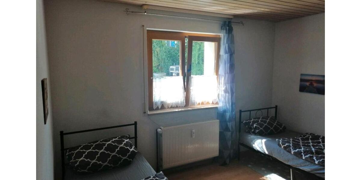 Wohnen auf Zeit Blumberg - 7 Zimmer, 25 m&sup2;, 20&euro; | Angebot:19165806