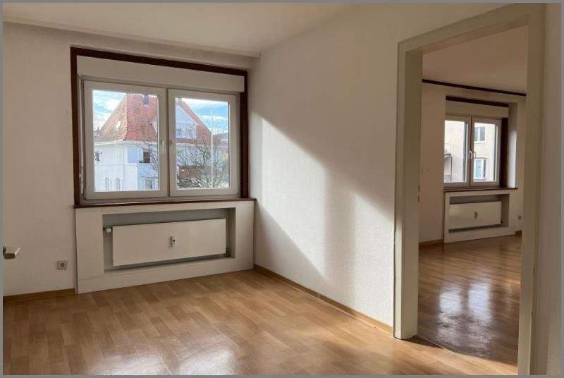 Große, helle 4-Zimmer-Wohnung im 1.OG mit Balkon zentral in Achern 4 zimmer
