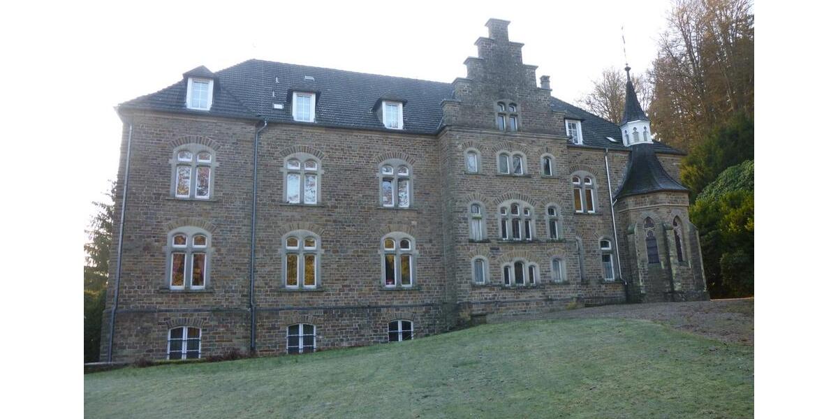 Dachgeschoßwohnung Morsbach - 4 Zimmer, 155 m&sup2;, 1.000&euro; | Angebot:23181341