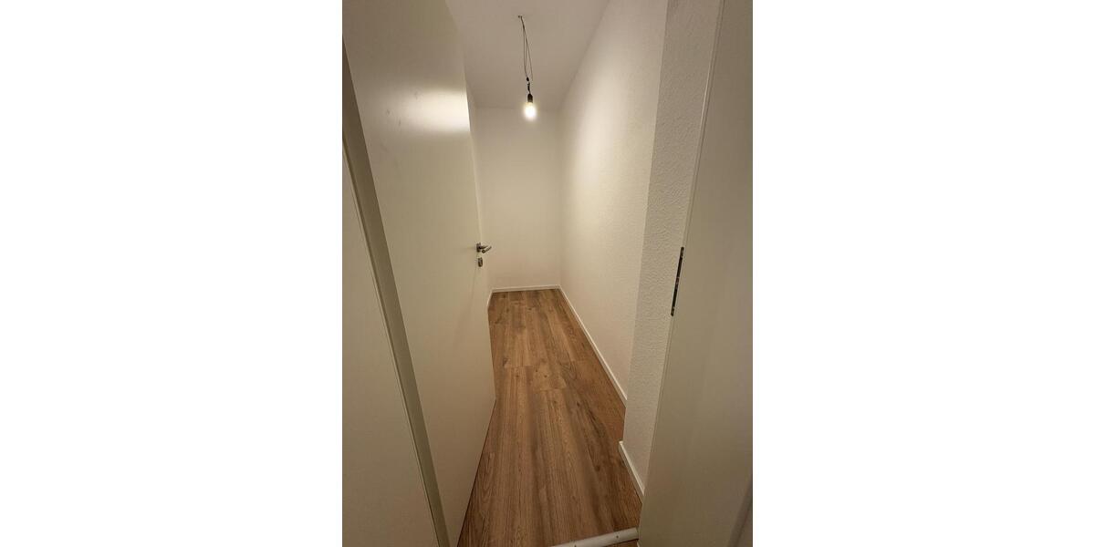 Etagenwohnung Wiesbaden Mainz-Amöneburg - 4 Zimmer, 80 m&sup2;, 1.250&euro; | Angebot:25054642