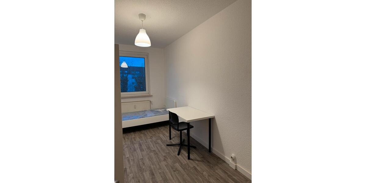 Etagenwohnung Magdeburg Neue Neustadt - 1 Zimmer, 12 m&sup2;, 375&euro; | Angebot:26265057