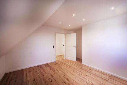 Wohnung Augsburg Haunstetten-Siebenbrunn - 5 Zimmer, 132 m&sup2;, 2.190&euro; | Angebot:24745240