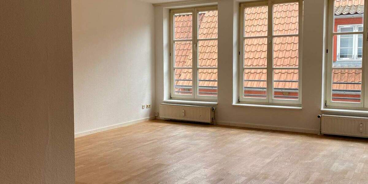 Etagenwohnung Flensburg Altstadt - 2 Zimmer, 82 m&sup2;, 535&euro; | Angebot:23972370