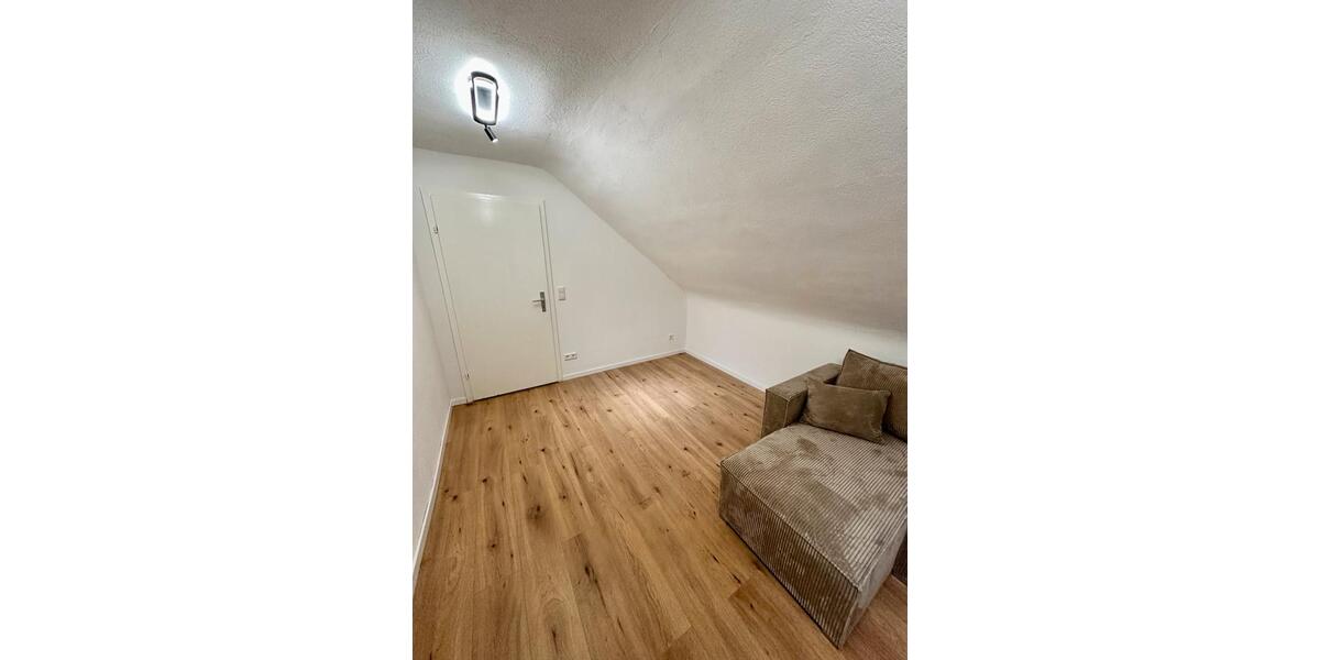 Dachgeschoßwohnung Remseck am Neckar - 2 Zimmer, 50 m&sup2;, 800&euro; | Angebot:26448116