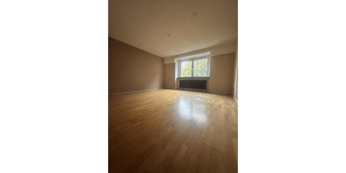 Etagenwohnung Wuppertal Gemarkung Langerfeld - 4 Zimmer, 107 m&sup2;, 250&euro; | Angebot:26545796
