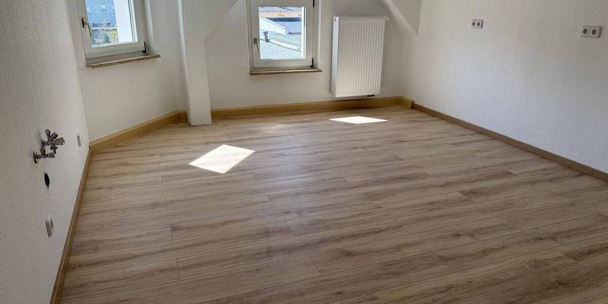 Etagenwohnung Bernburg Bergstadt - 2 Zimmer, 72 m&sup2;, 435&euro; | Angebot:25862588