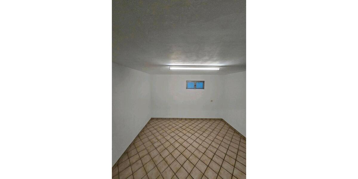 Dachgeschoßwohnung Radevormwald - 3 Zimmer, 76 m&sup2;, 1.100&euro; | Angebot:26506469