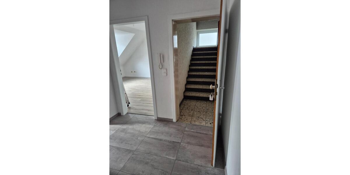 Schöne helle Dachgeschosswohnung in MG-Venn 2 zimmer