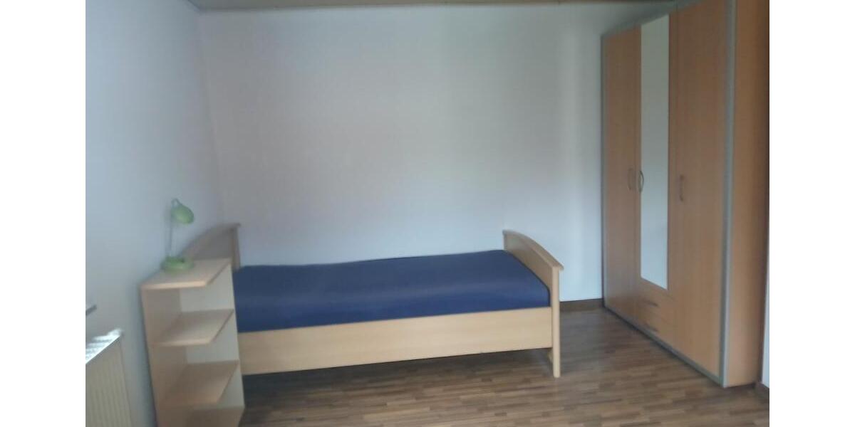 Neuvermietung, 2-er WG, 2 Zimmer je.18 qm, Studenten WG. 1 zimmer