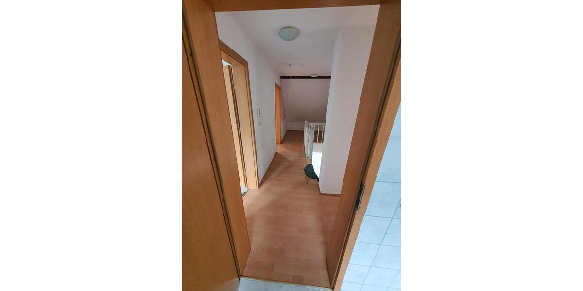 Dachgeschoßwohnung Burg - 2 Zimmer, 79 m&sup2;, 470&euro; | Angebot:24698917