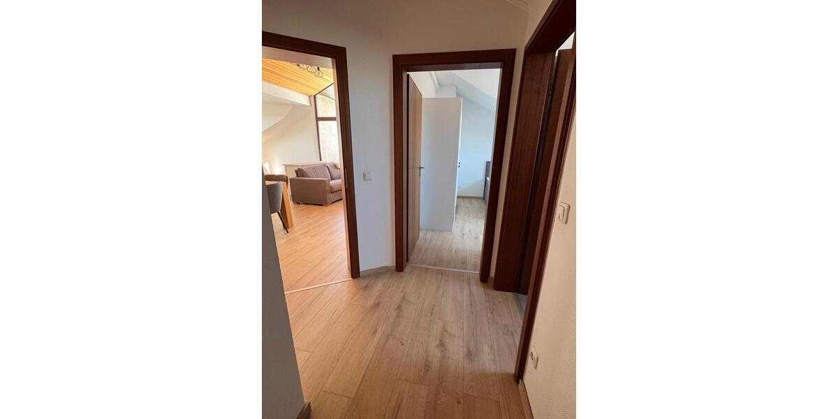 Dachgeschoßwohnung Essen Stadtbezirk IX - 2 Zimmer, 70 m&sup2;, 1.100&euro; | Angebot:26278523