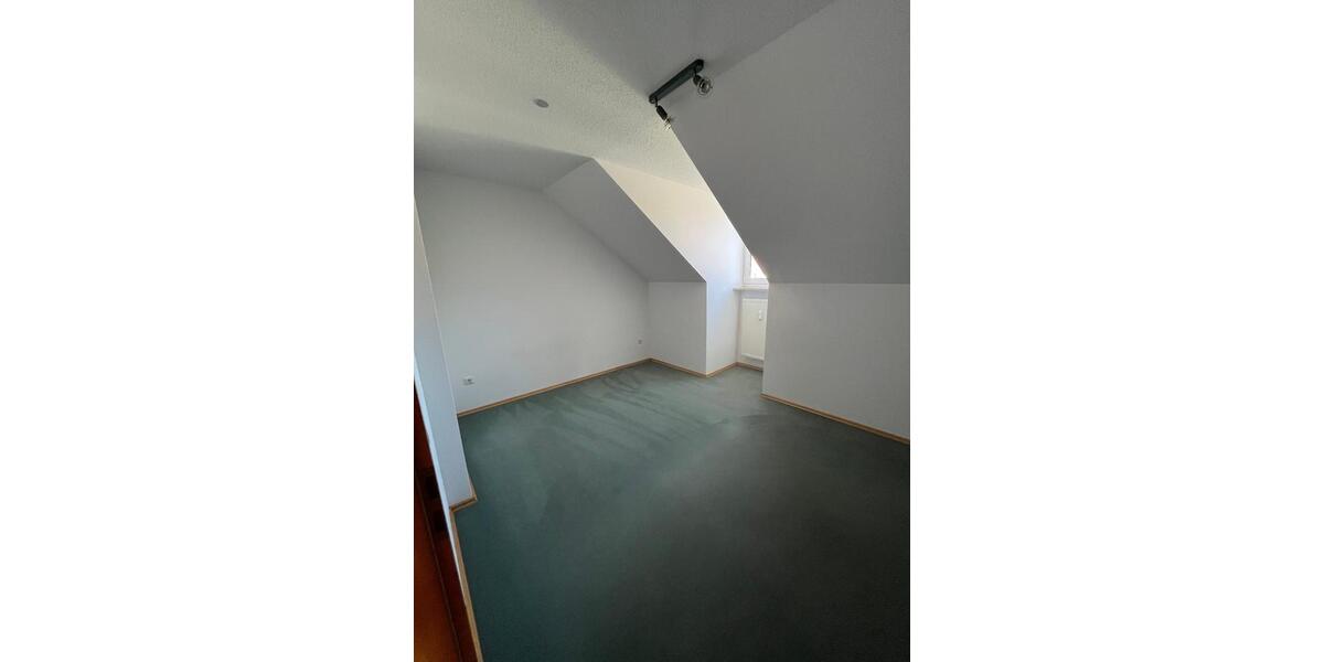 Dachgeschoßwohnung Deggendorf - 2 Zimmer, 59 m&sup2;, 650&euro; | Angebot:26135683