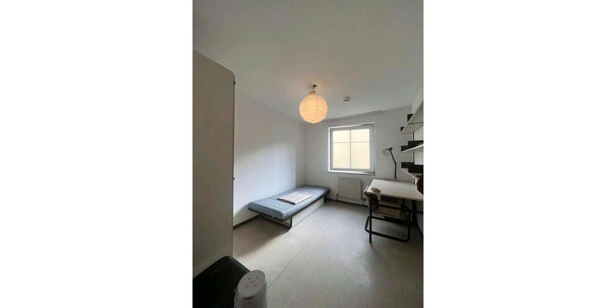 Einzelzimmer in einer 3er-WG - nur für Studentinnen zimmer