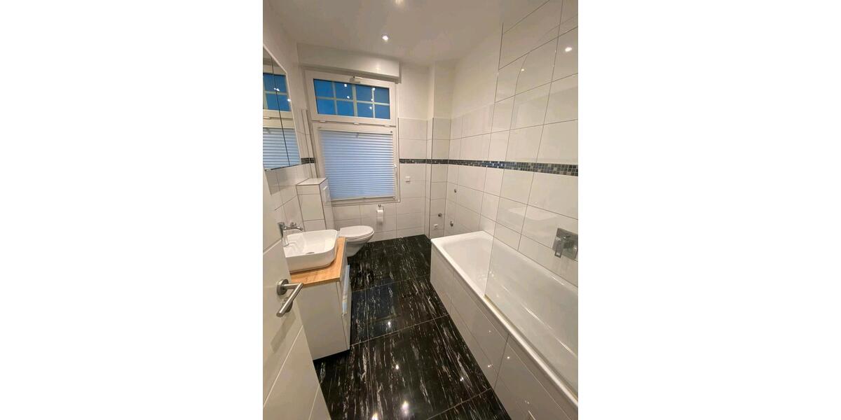 Erdgeschoßwohnung Düsseldorf Stadtbezirk 8 - 3 Zimmer, 80 m&sup2;, 1.585&euro; | Angebot:24740040