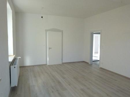 Erdgeschoßwohnung Neustadt bei Coburg - 4 Zimmer, 89 m&sup2;, 765&euro; | Angebot:26184401