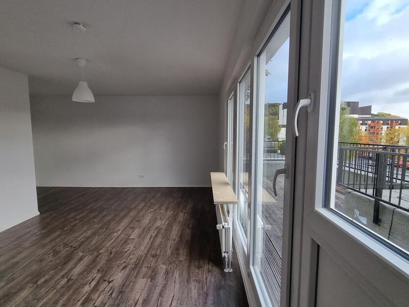 Geräumige 1-Zimmer-Wohnung mit großem Balkon in ruhiger, gut angebundener Lage! zimmer