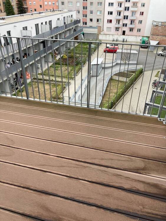 Großzügige 1-Zimmer-Wohnung mit Balkon in U-Bahn Nähe