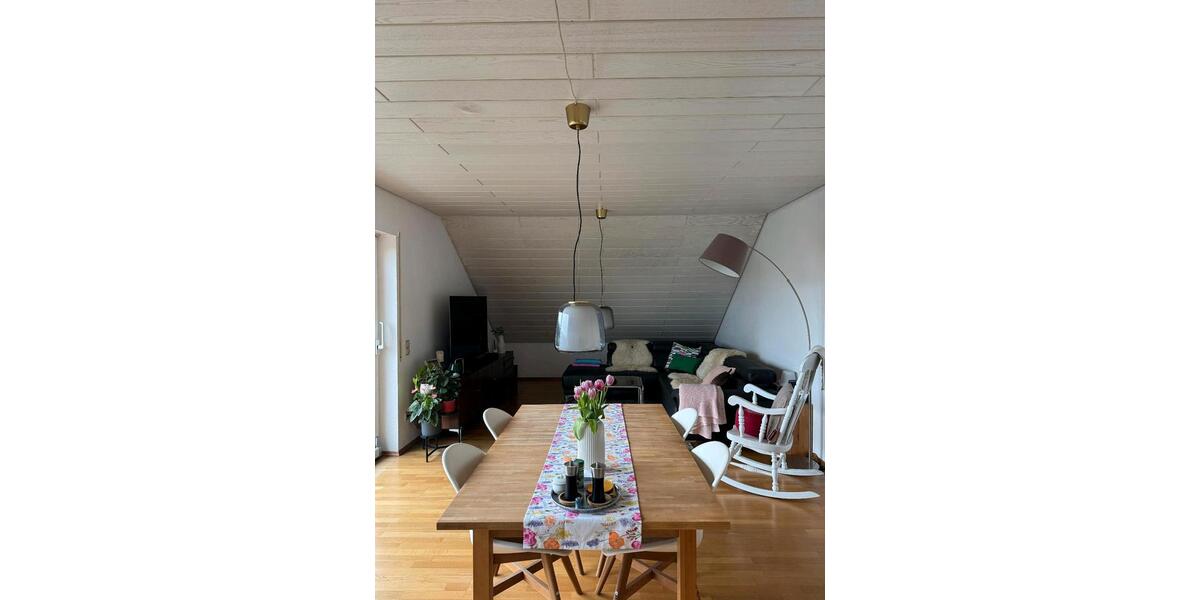 Dachgeschoßwohnung Homburg - 3 Zimmer, 89 m&sup2;, 910&euro; | Angebot:26578395