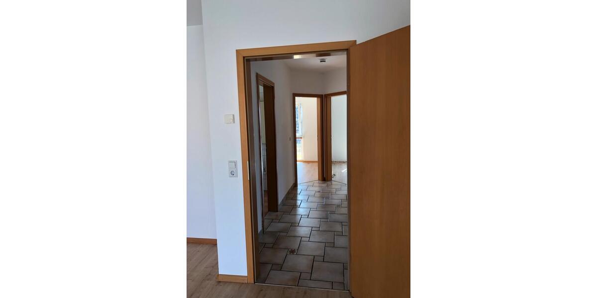 Dachgeschoßwohnung Bad Krozingen - 3 Zimmer, 75 m&sup2;, 1.075&euro; | Angebot:26569611