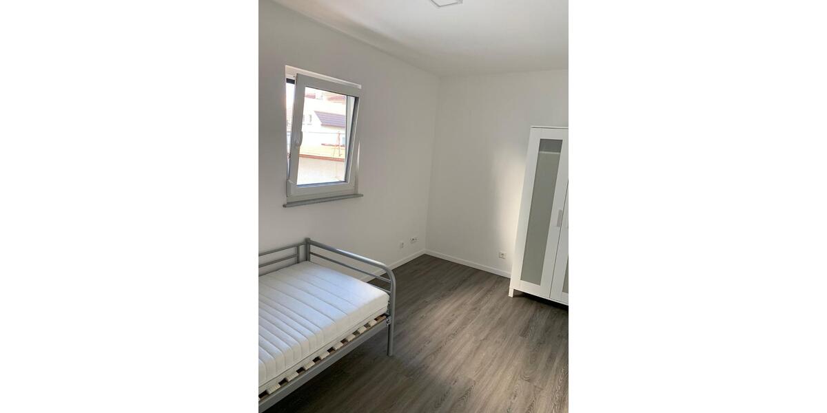 Erdgeschoßwohnung Sindelfingen - 4 Zimmer, 10 m&sup2;, 450&euro; | Angebot:18196157