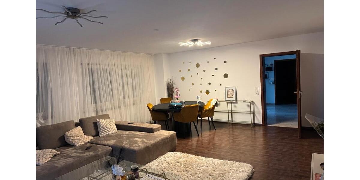 Erdgeschoßwohnung Sinsheim - 4 Zimmer, 130 m&sup2;, 1.200&euro; | Angebot:24719623