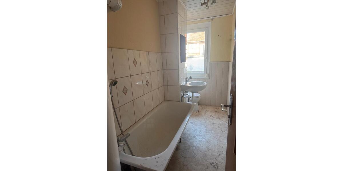 Erdgeschoßwohnung Naumburg (Saale) - 3 Zimmer, 60 m&sup2;, 180&euro; | Angebot:26689262