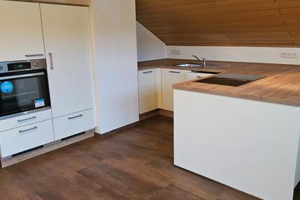 DG-Wohnung mit Balkon, neuer EBK & neuem Bad in Hünfeld-Rückers 3 zimmer