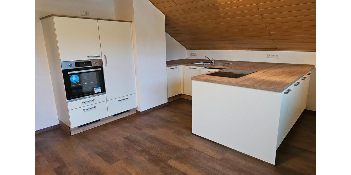 DG-Wohnung mit Balkon, neuer EBK & neuem Bad in Hünfeld-Rückers 3 zimmer