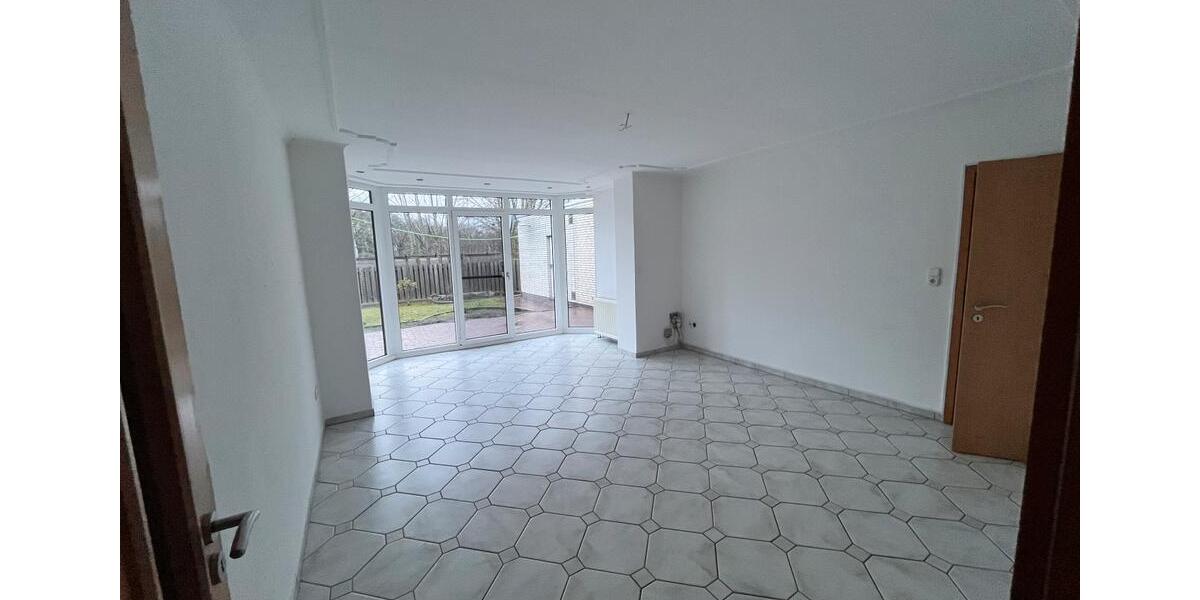 Erdgeschoßwohnung Friesoythe - 3 Zimmer, 136 m&sup2;, 1.000&euro; | Angebot:25206465