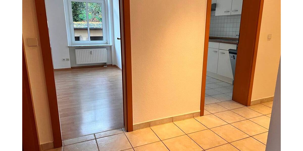 Etagenwohnung Plauen Stadtmitte - 3 Zimmer, 78 m&sup2;, 400&euro; | Angebot:26657190