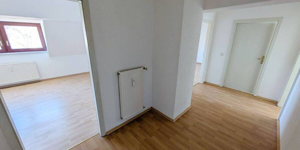 Etagenwohnung Zwickau Innenstadt - 2 Zimmer, 64 m&sup2;, 385&euro; | Angebot:26189805
