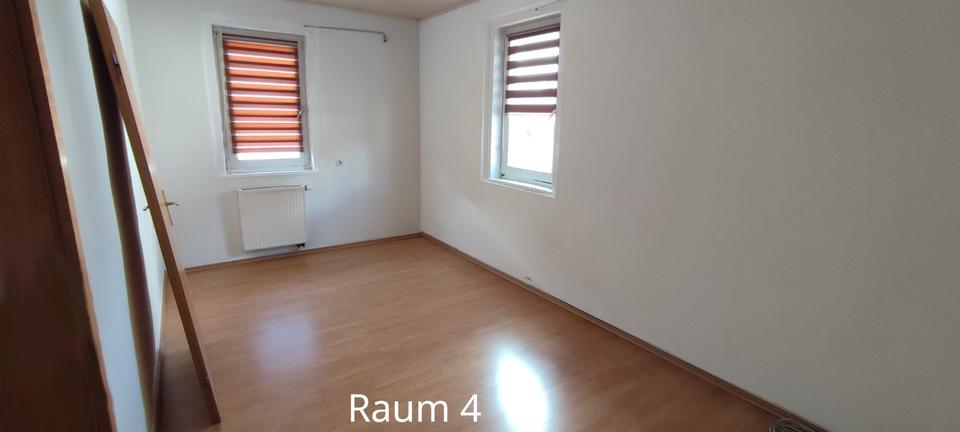 Etagenwohnung Weidhausen bei Coburg - 5 Zimmer, 92 m&sup2;, 600&euro; | Angebot:26705036