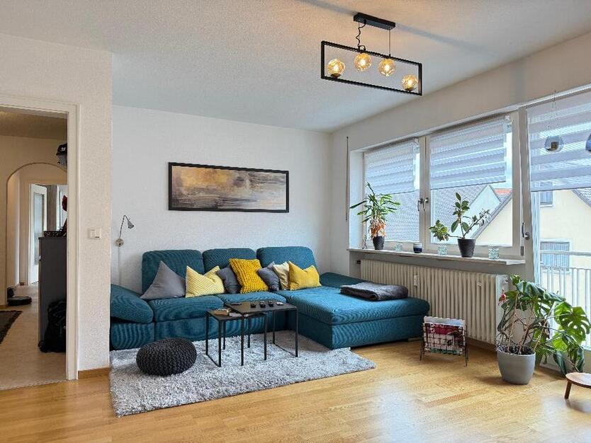 Moderne 3-Zimmer-Wohnung mit zwei Dachterrassen, Einbauküche und Garage