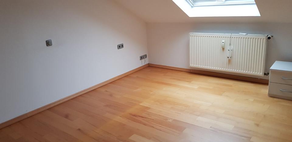 Dachgeschoßwohnung Biebergemünd - 3.5 Zimmer, 110 m&sup2;, 900&euro; | Angebot:24802261