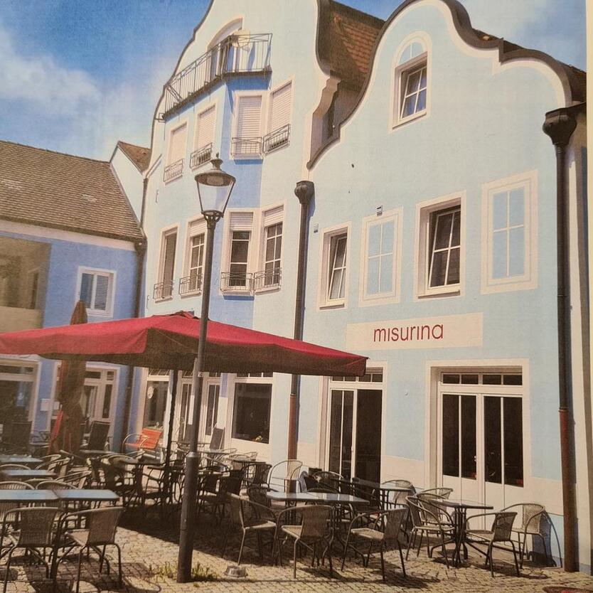 Eisdiele, Bistro am Marktplatz in Mainburg (16000 Einwohner)