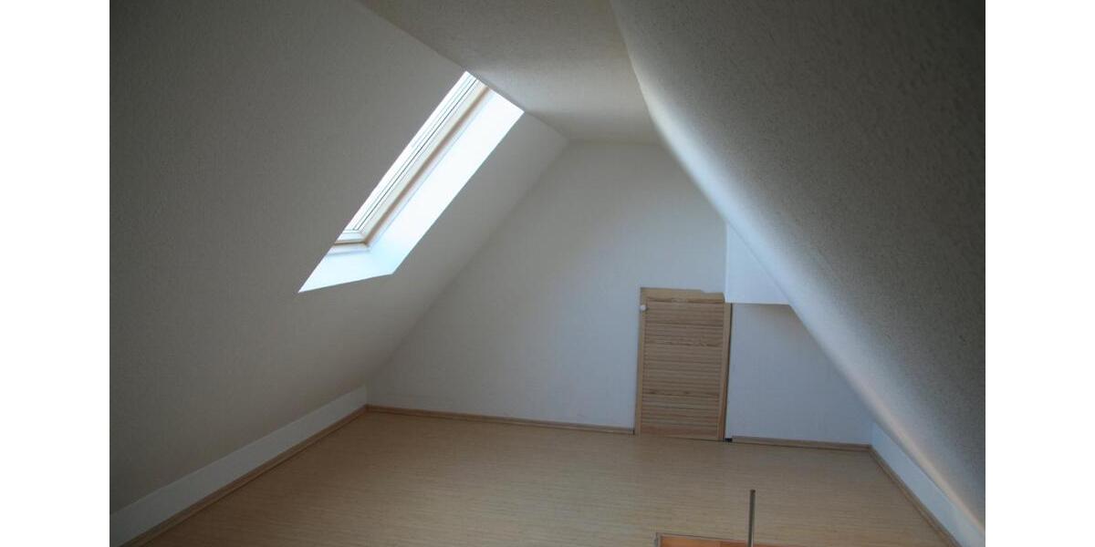 Dachgeschoßwohnung Duisburg Rheinhausen - 2 Zimmer, 32 m&sup2;, 345&euro; | Angebot:26528604