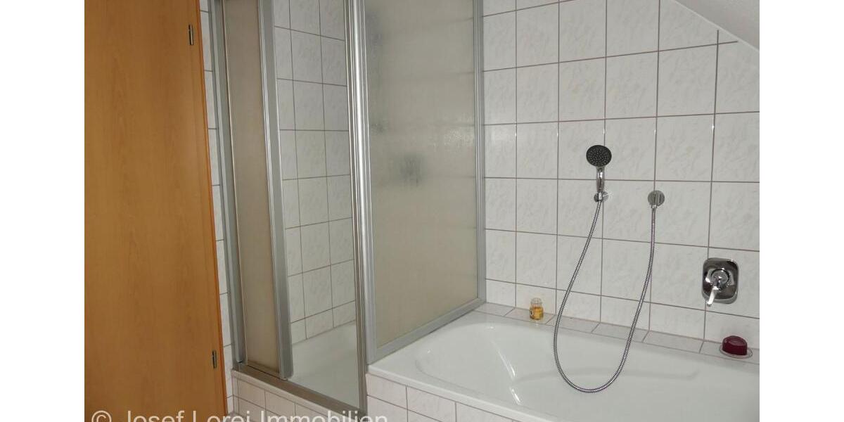 Dachgeschoßwohnung Hünfeld - 2 Zimmer, 65 m&sup2;, 485&euro; | Angebot:23299736