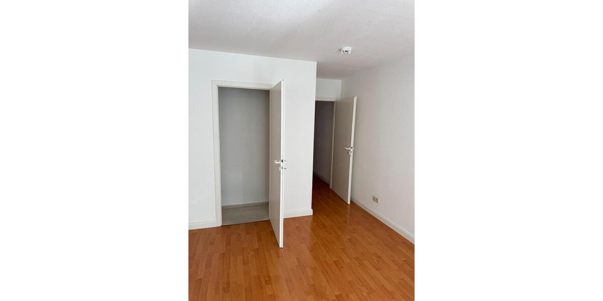Etagenwohnung Schönefeld - 1 Zimmer, 54 m&sup2;, 1.200&euro; | Angebot:26705116