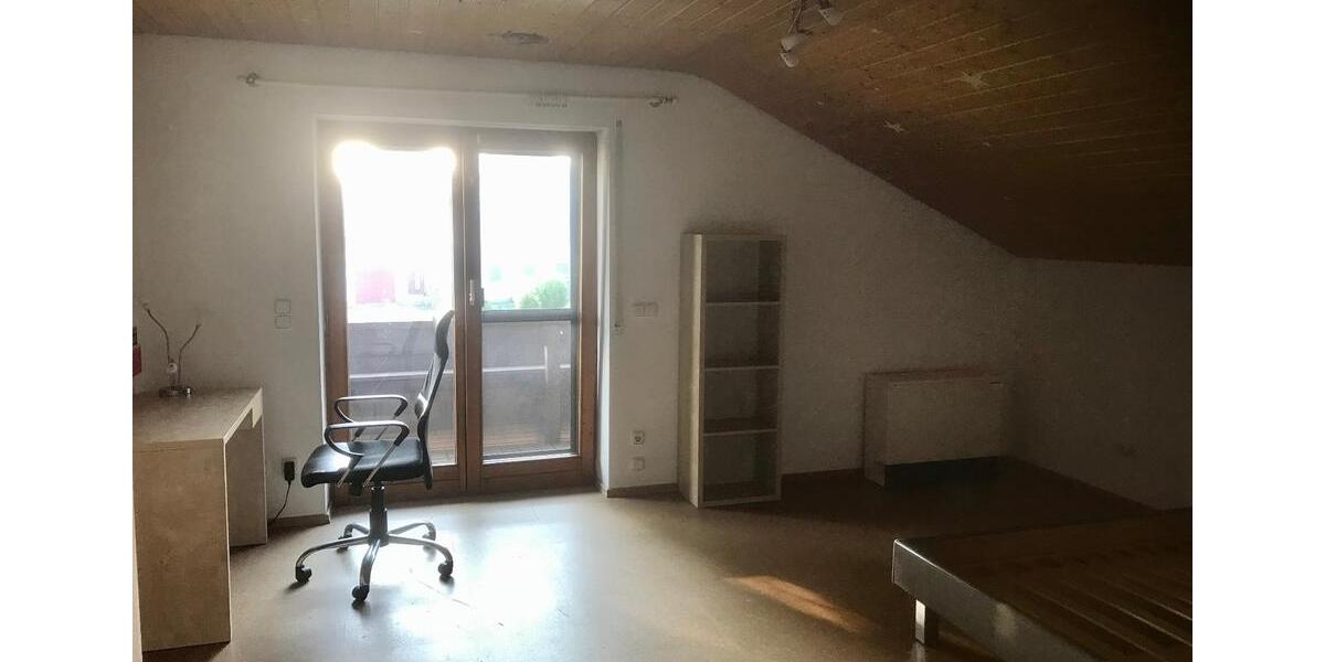 Möbiliertes WG-Zimmer mit eigenem Bad und Balkon in Birkland 1 zimmer