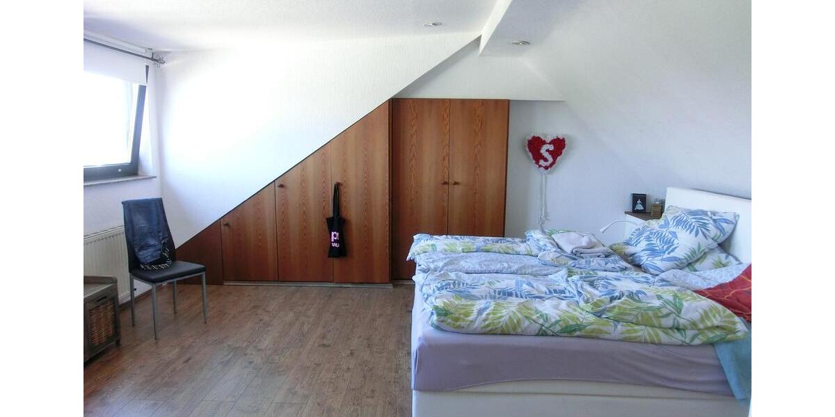 Maisonettenwohnung Erftstadt - 4 Zimmer, 131 m&sup2;, 1.150&euro; | Angebot:25161439