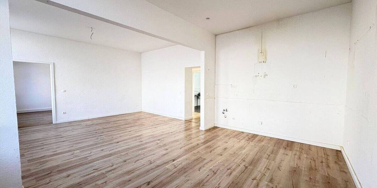 Etagenwohnung Düsseldorf Lierenfeld - 3 Zimmer, 100 m&sup2;, 990&euro; | Angebot:23950983