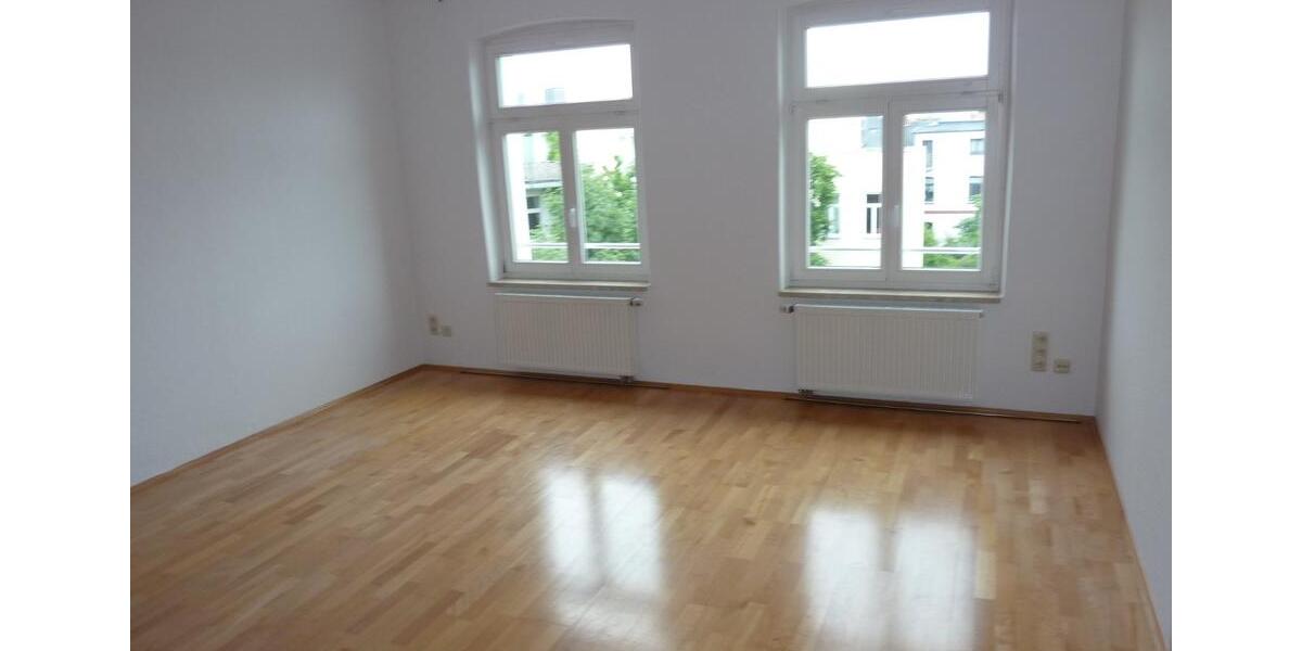 Dachgeschoßwohnung Schwerin - 3 Zimmer, 78 m&sup2;, 780&euro; | Angebot:25053592
