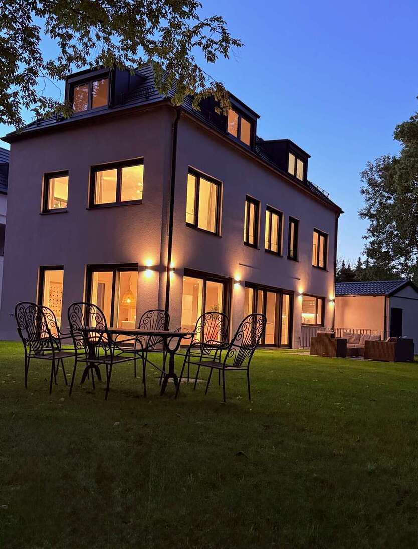Haus zum Mieten in Gräfelfing 7.500 € 233 m² 9 zimmer