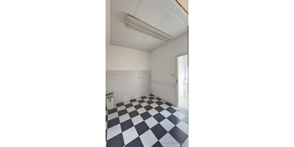 Gewerbeobjekt Eggenfelden - 3 Zimmer, 60 m&sup2;, 670&euro; | Angebot:26139197