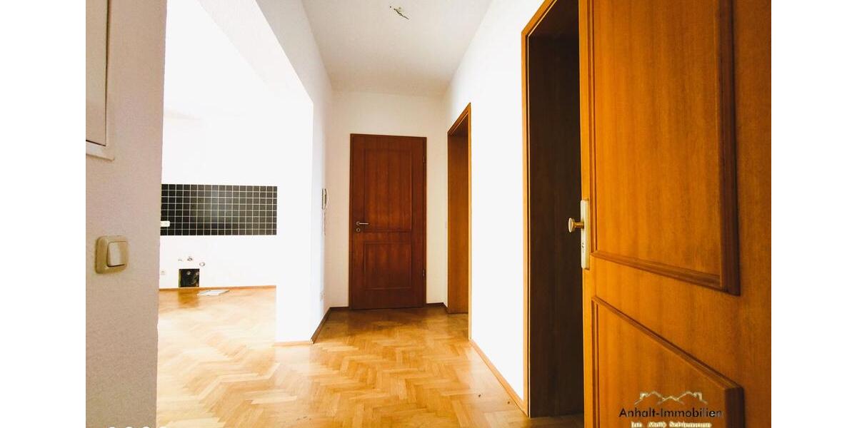 Dachgeschoßwohnung Bitterfeld-Wolfen Bitterfeld - 3 Zimmer, 119 m&sup2;, 650&euro; | Angebot:23047884