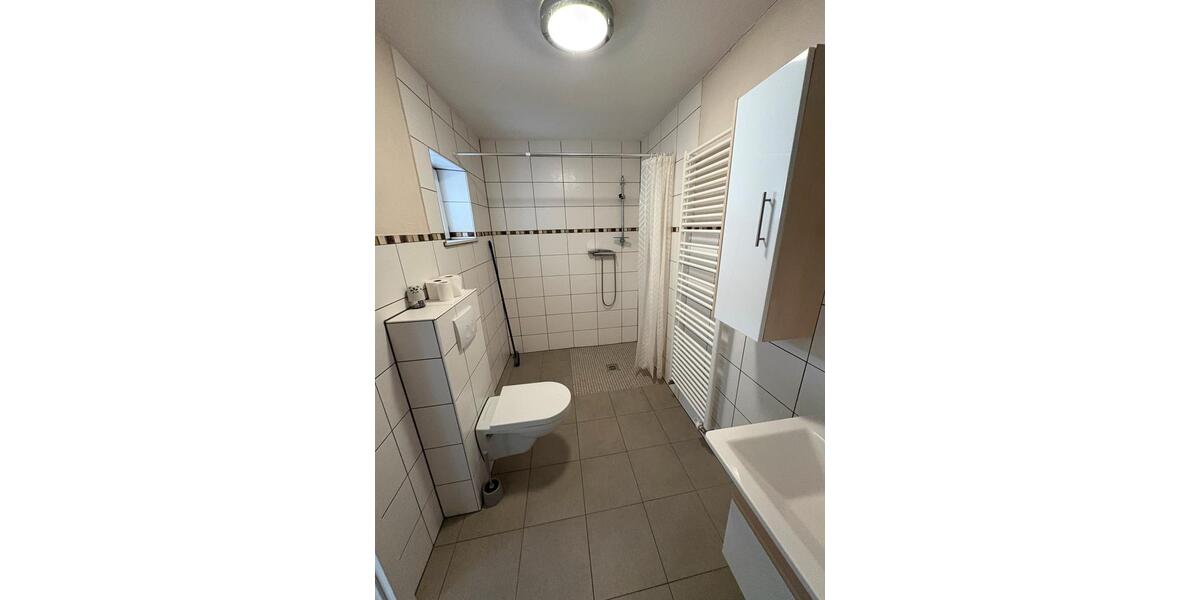 Einfamilienhaus Pohlheim - 8 Zimmer, 240 m&sup2;, 2.200&euro; | Angebot:25032445